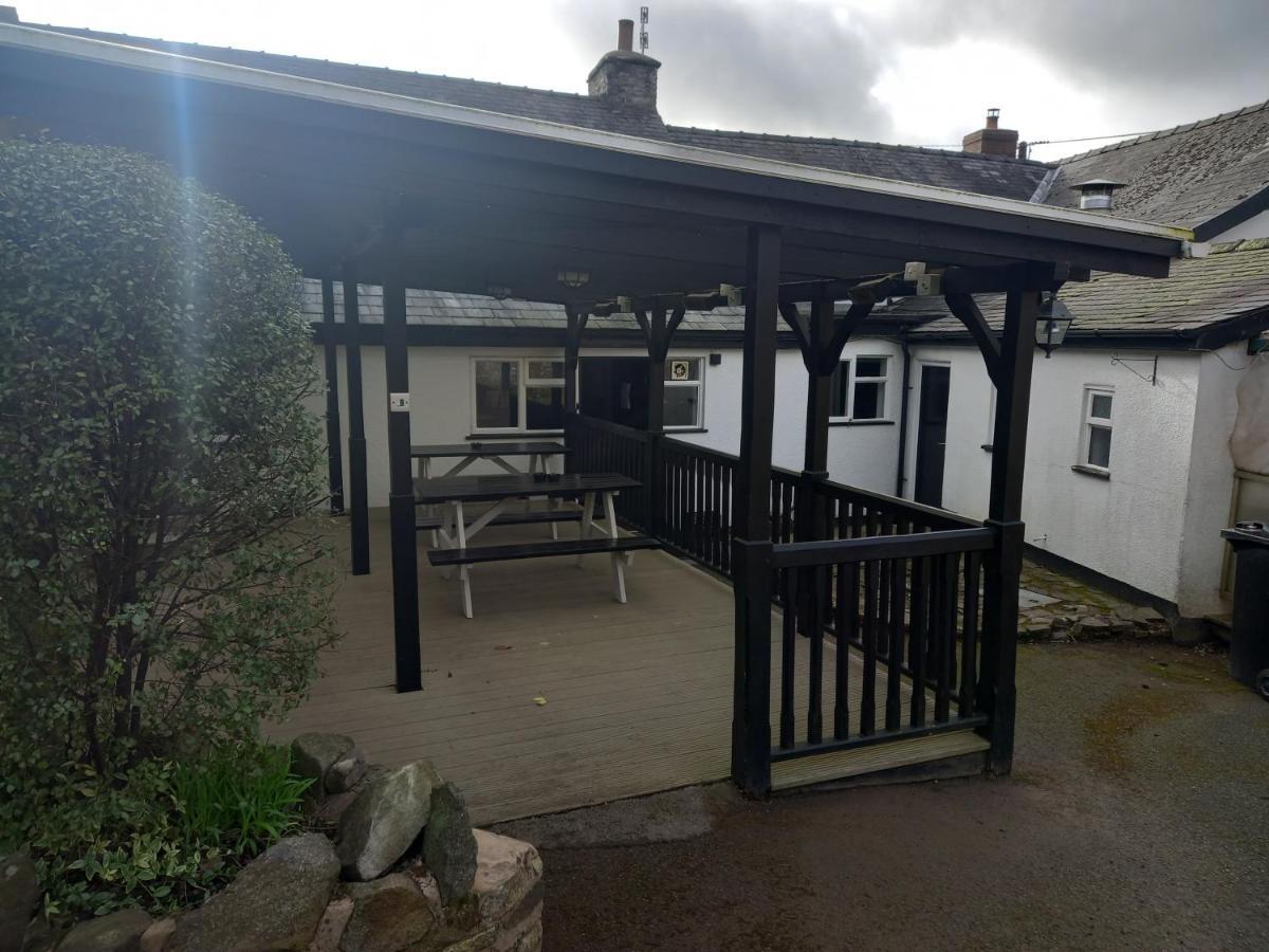The Crown Inn Wentnor エクステリア 写真