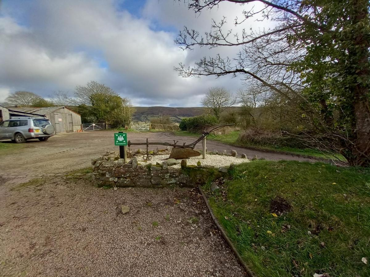 The Crown Inn Wentnor エクステリア 写真