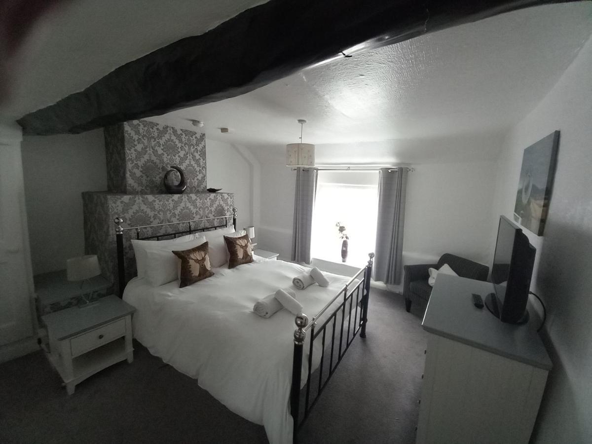 The Crown Inn Wentnor エクステリア 写真