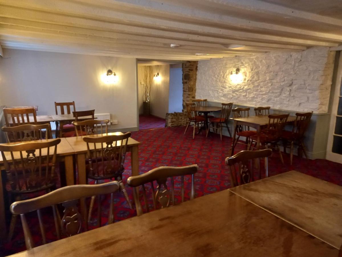 The Crown Inn Wentnor エクステリア 写真