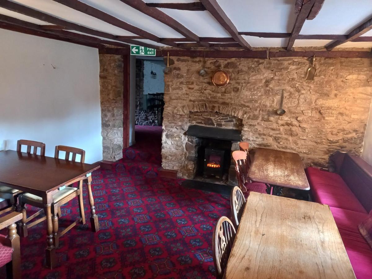 The Crown Inn Wentnor エクステリア 写真