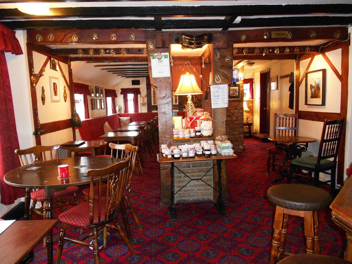 The Crown Inn Wentnor エクステリア 写真