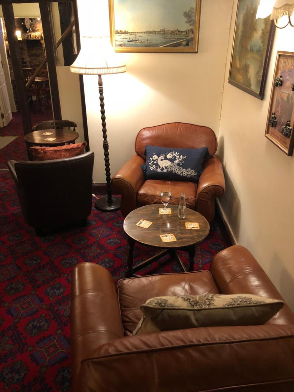 The Crown Inn Wentnor エクステリア 写真